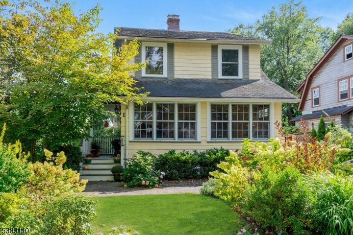 Property Photo:  1 Laurel Pl  NJ 07028 