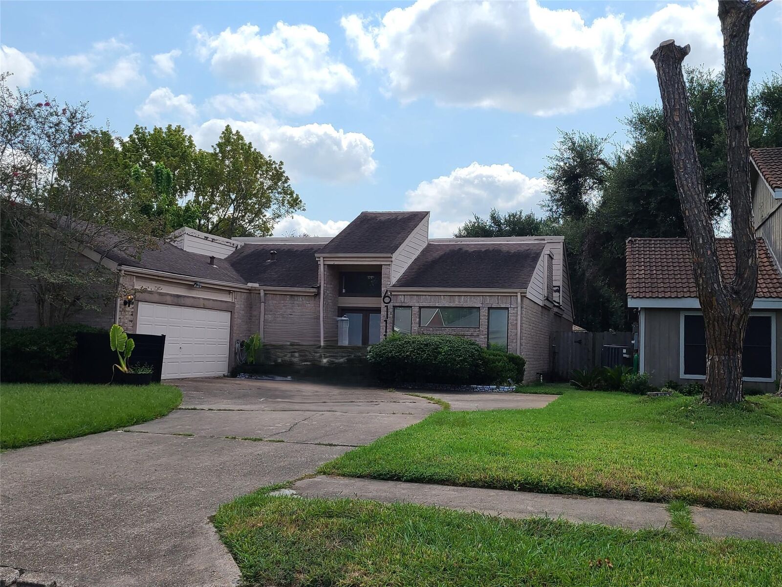 Property Photo: 6111 Ogden Forest Drive TX 77088
