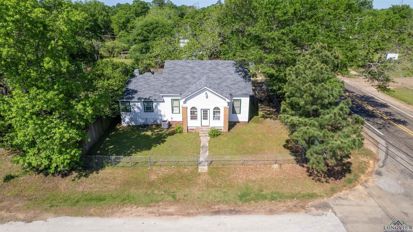 Property Photo:  1000 Nelson Street  TX 75563 