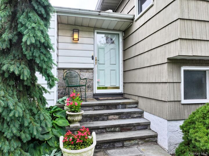 Property Photo:  15 Iselin Drive  NY 10804 