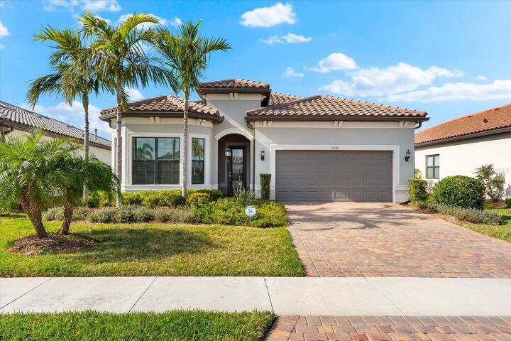 Property Photo:  17522 Northwood Place  FL 34202 
