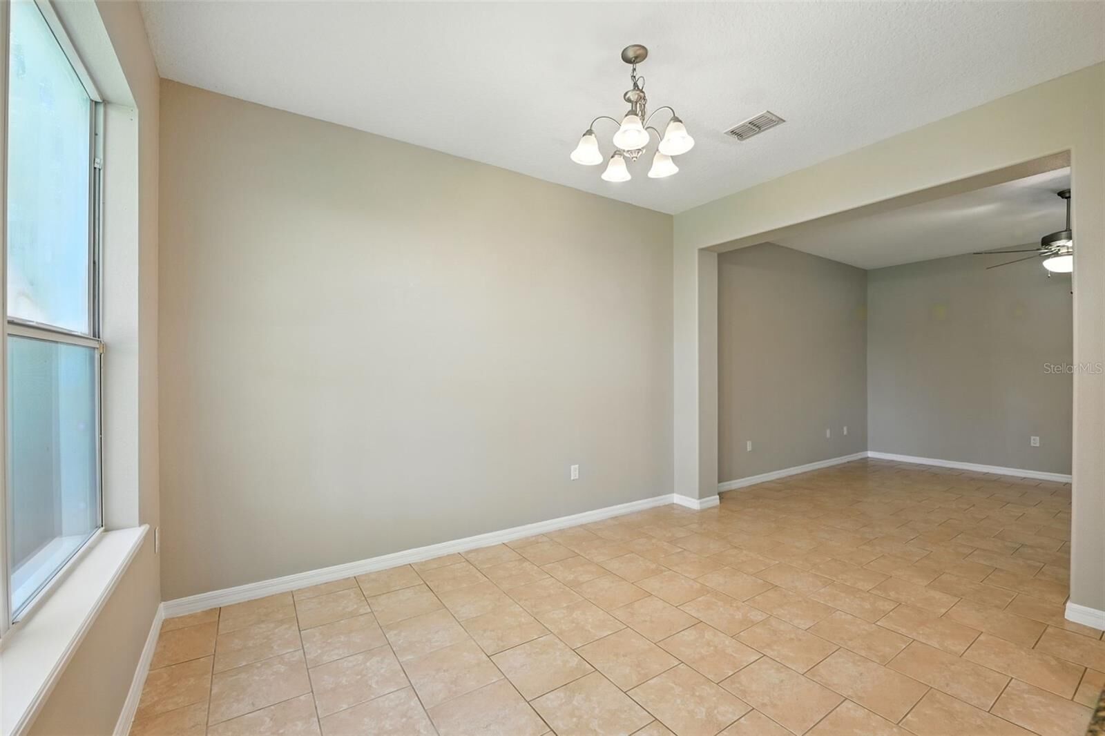 Property Photo: 1064 Laurel Ridge Lane FL 32773