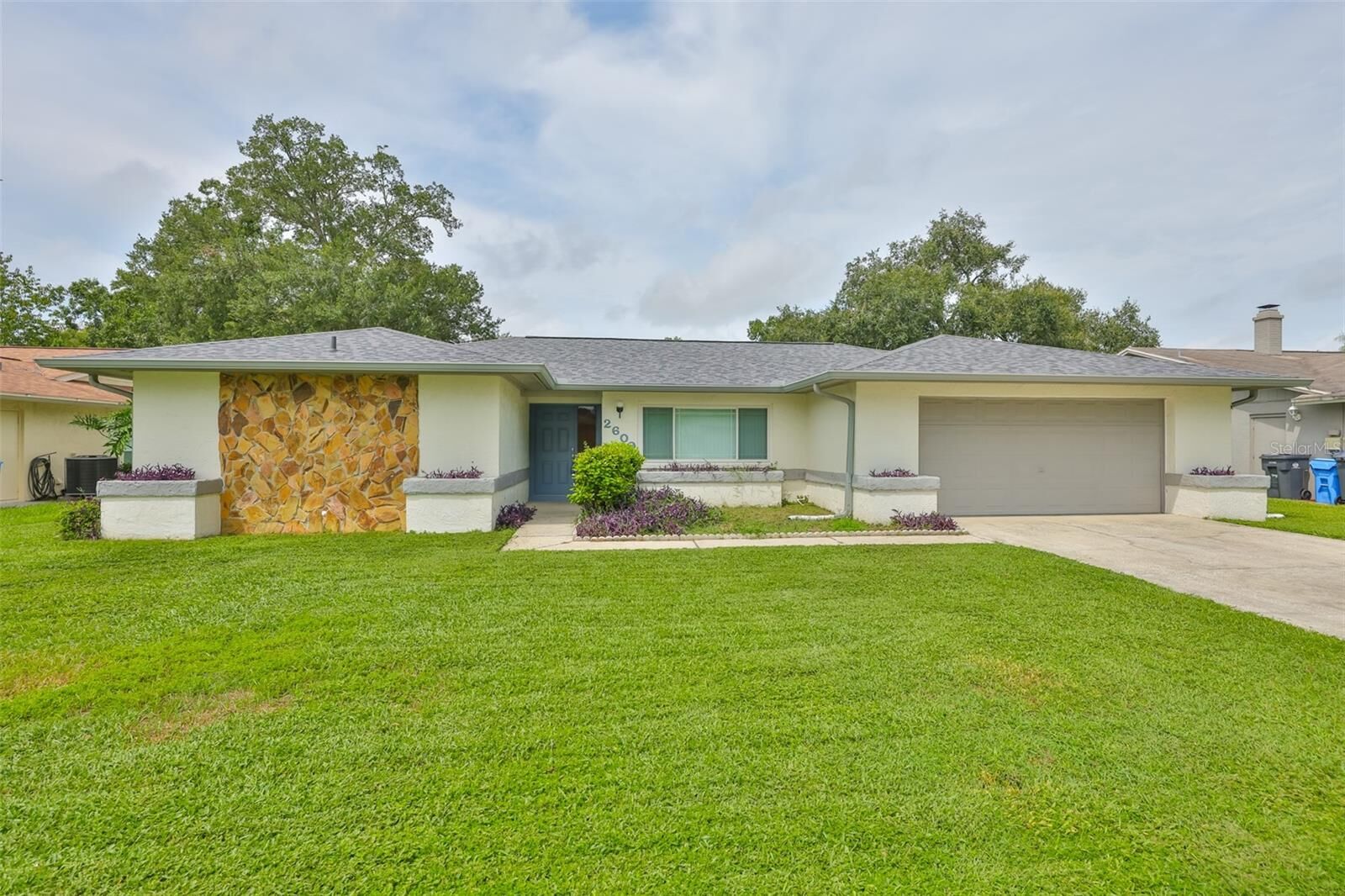 Property Photo: 2609 Giant Place FL 33584