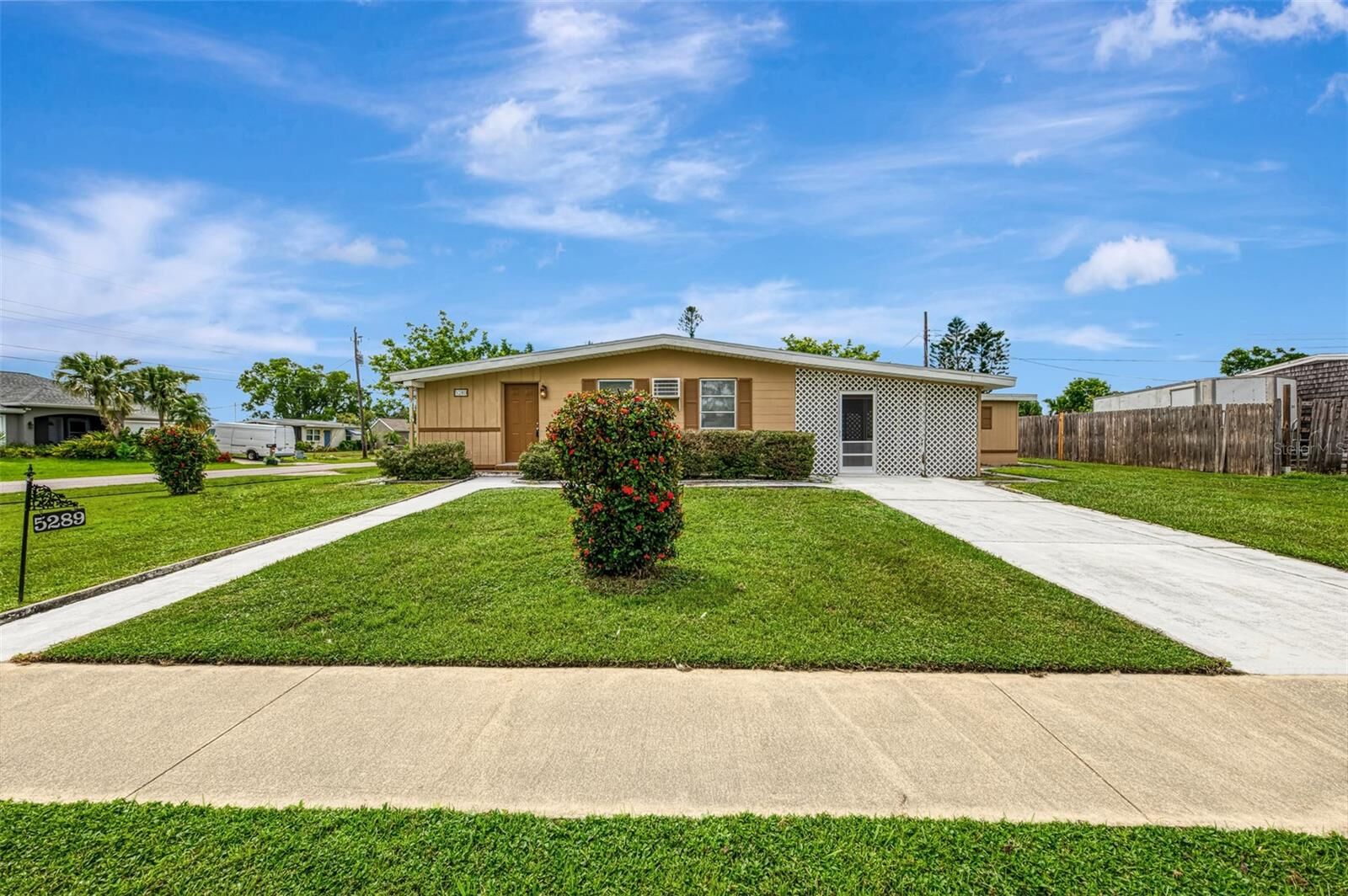 Property Photo: 5289 La Copa Street FL 34287