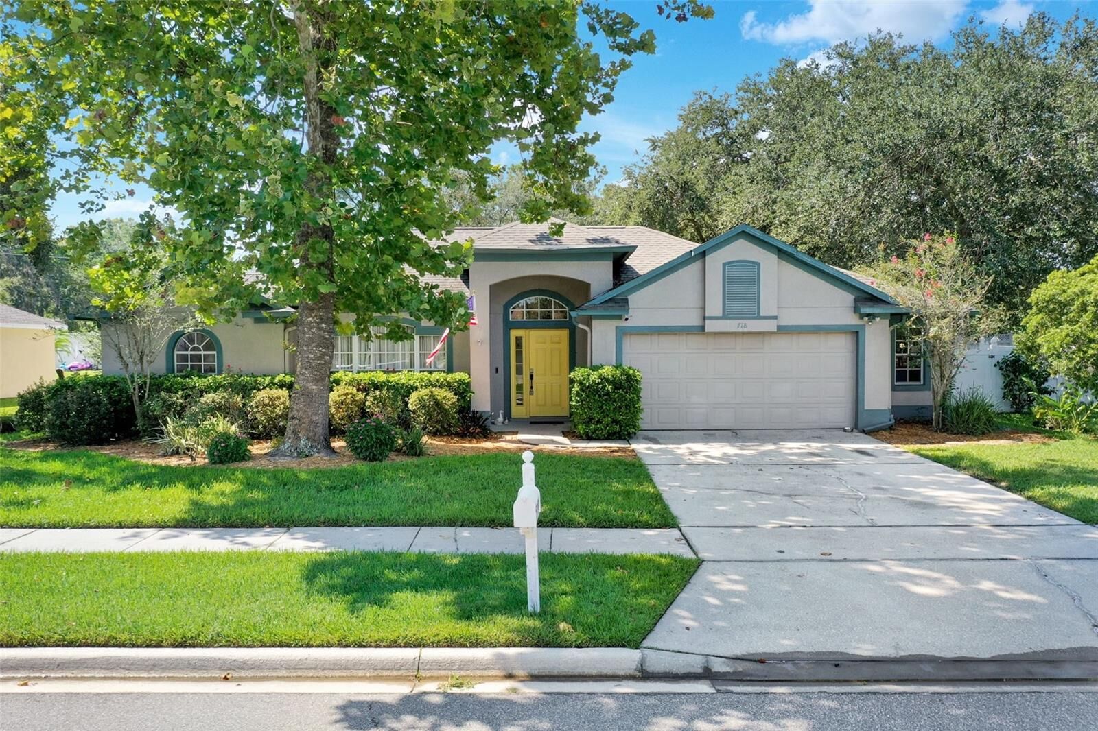 Property Photo:  718 Grisham Street  FL 34787 