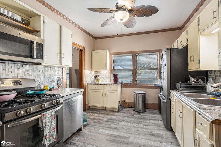 Property Photo: 206 S Maple Street MI 48626-9476