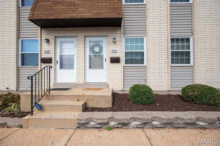Property Photo:  835 Portsdown Road C  MO 63011 
