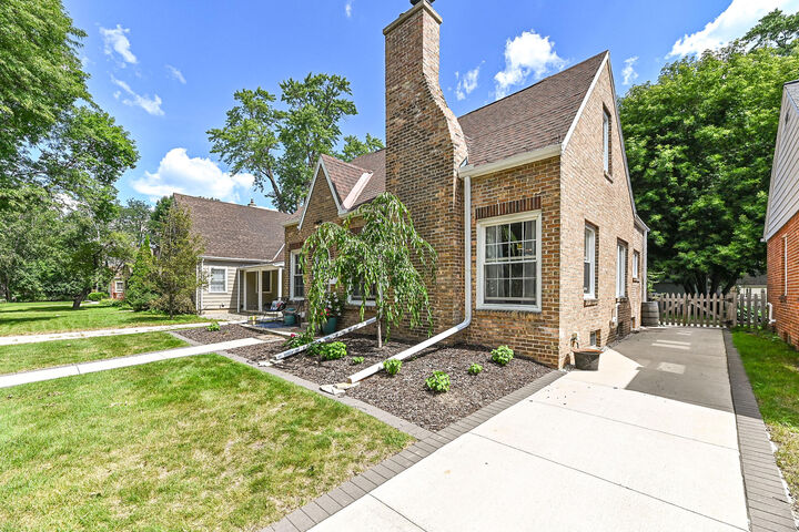 Property Photo:  4848 N Elkhart Ave  WI 53217 