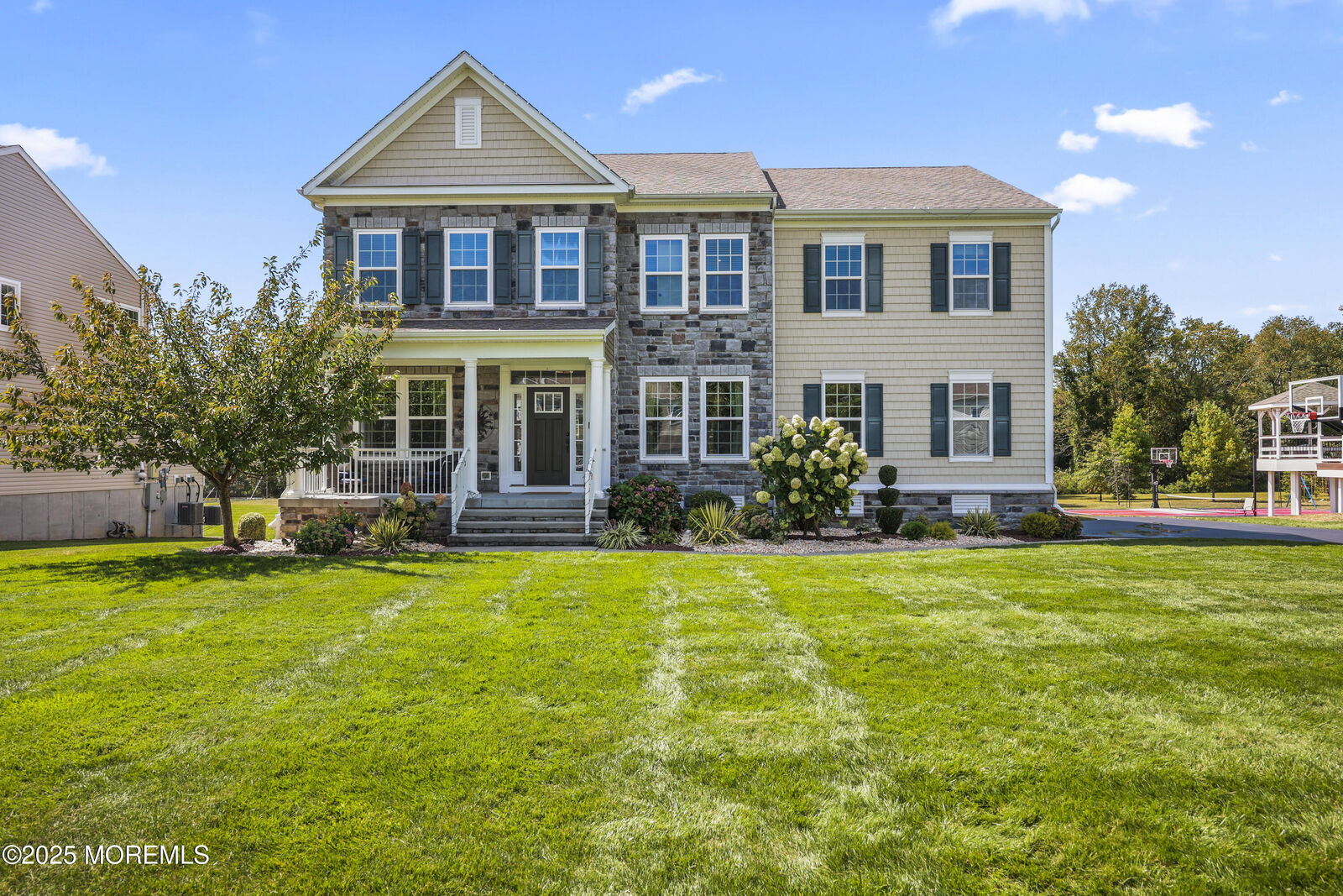Property Photo:  5 Continental Court  NJ 08831 