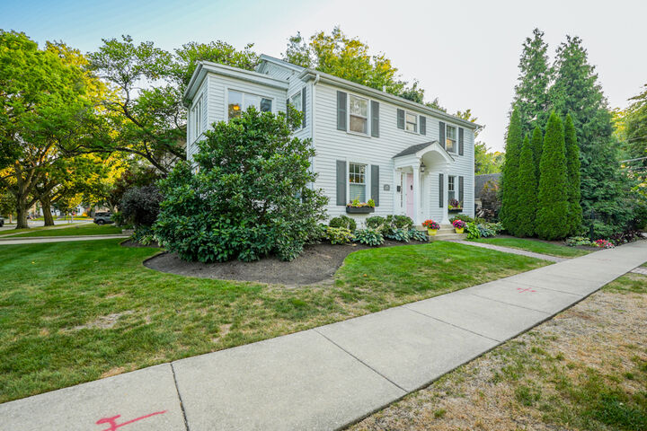 Property Photo:  48 N Park Road  IL 60525 