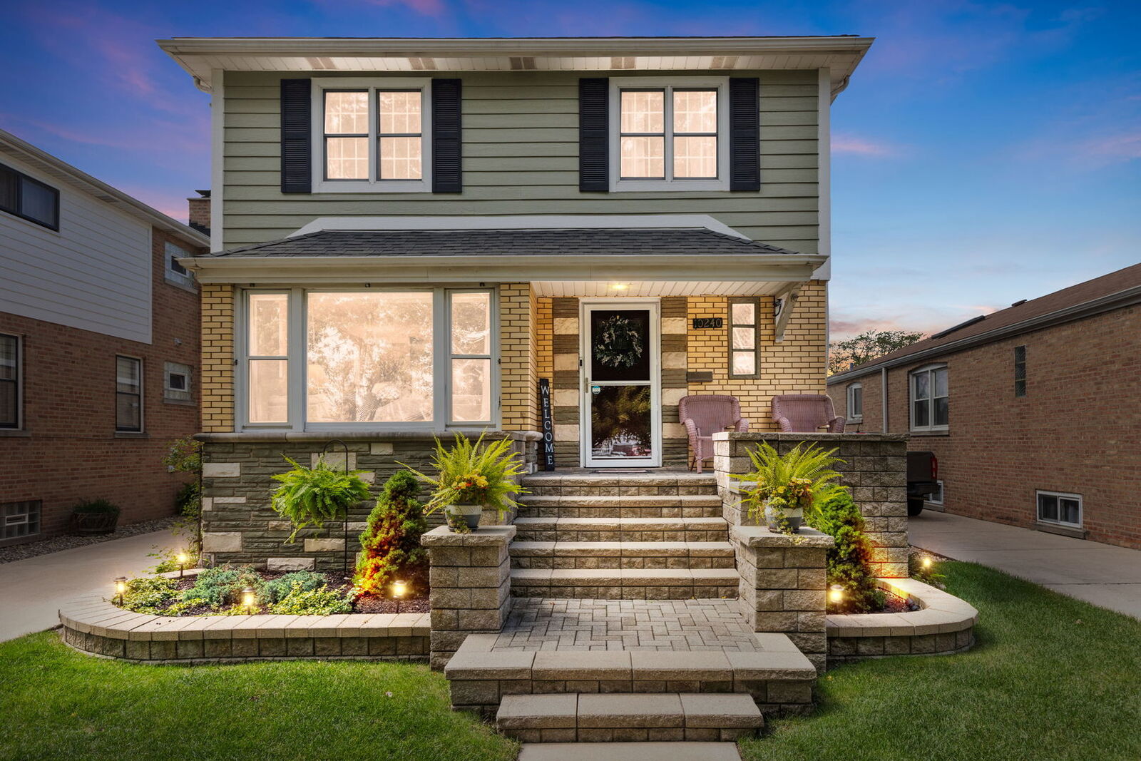 Property Photo:  10240 S Whipple Street  IL 60655 