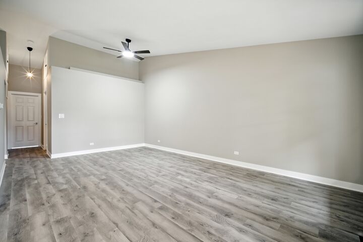 Property Photo:  93 Bedford Road 93  IL 60060 