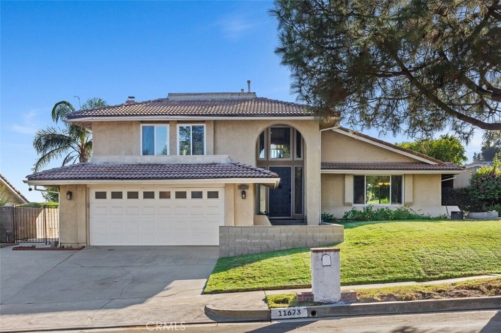 Property Photo: 11673 Porter Valley Drive CA 91326
