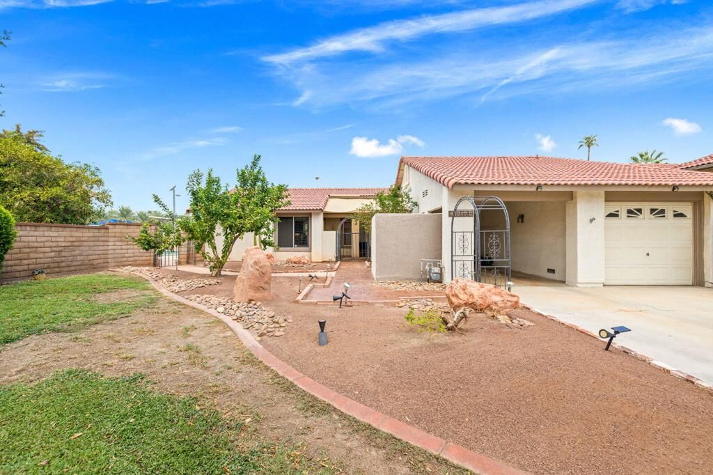 Property Photo:  43349 Martini Court B  CA 92260 