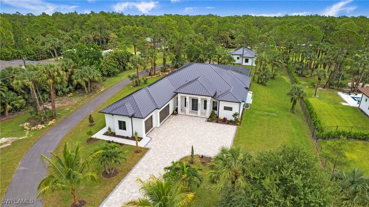 Property Photo: 652 15th Street SW FL 34117