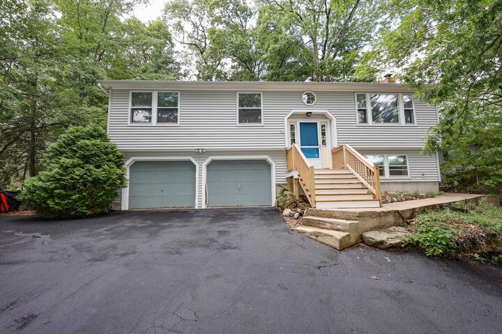 Property Photo: 85 Taylor Street NH 03061