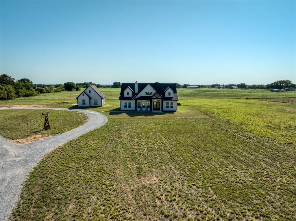 Property Photo: 5420 Orchard Road TX 76230