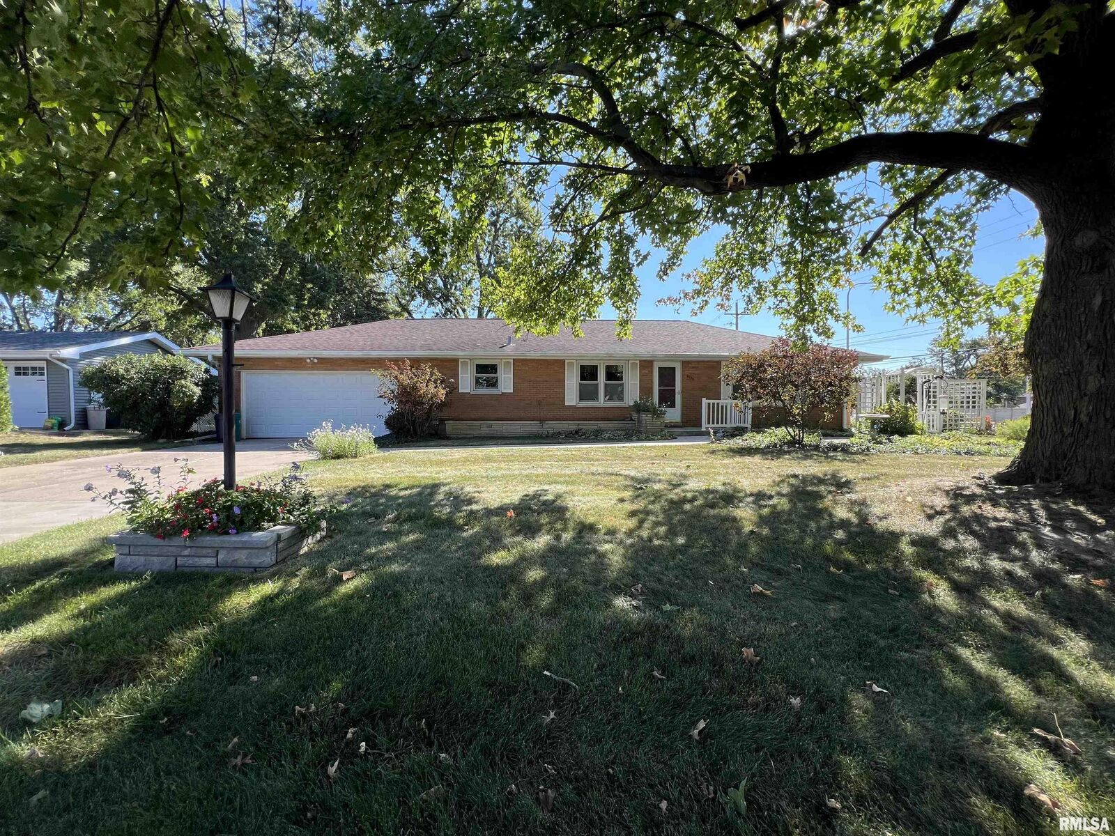 Property Photo:  6106 N Knoll Aire Drive  IL 61614 