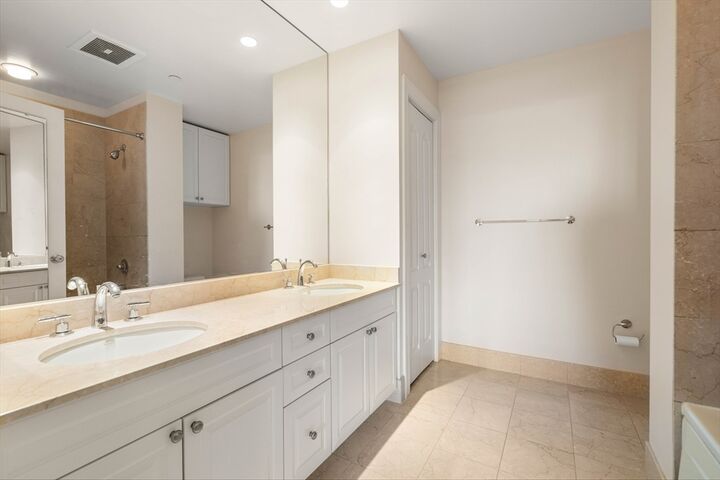 Property Photo:  1 Huntington 904  MA 02116 