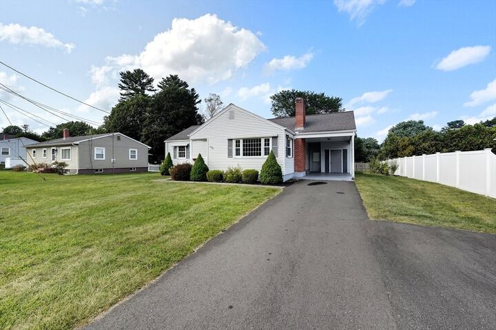 Property Photo: 69 Beveridge Blvd MA 01085