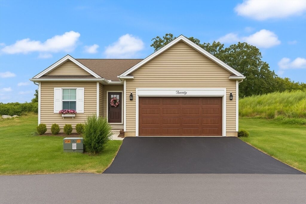 Property Photo: 20 Dean Ln 20 MA 01460