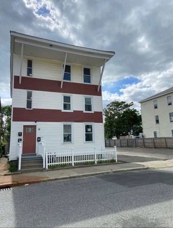 12 Lyon St 3  Worcester MA 01604 photo