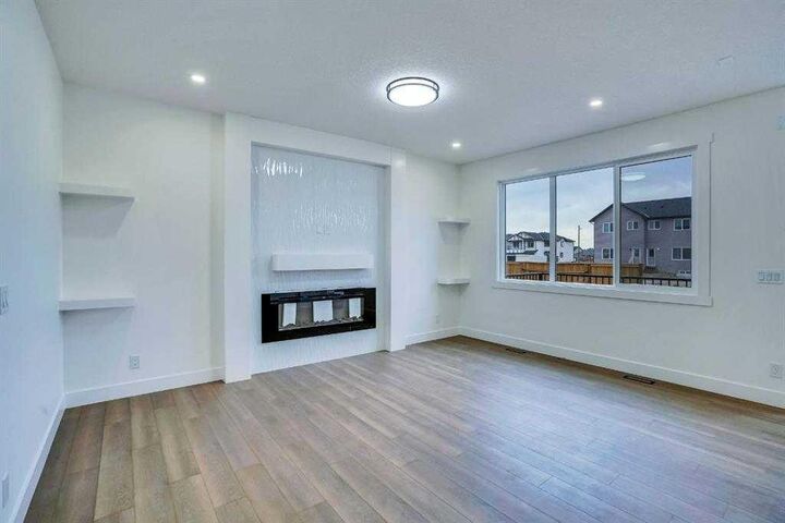 Property Photo: 28 Saddlecrest Manor NE AB T3J 2K3