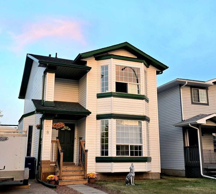 Photo de la propriété: 8 Woodside Circle NW AB T4B 2H8