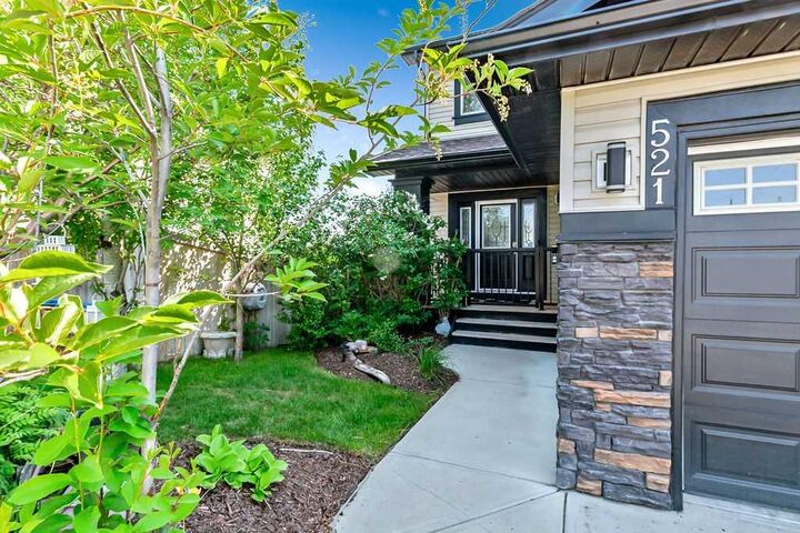 Property Photo:  521 Westmount Close  AB T1S 0B7 