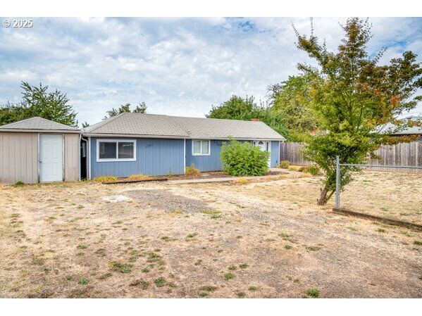 Property Photo: 1750 Taney St OR 97402