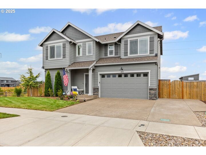 Property Photo: 4915 Constellation Ave NE OR 97305