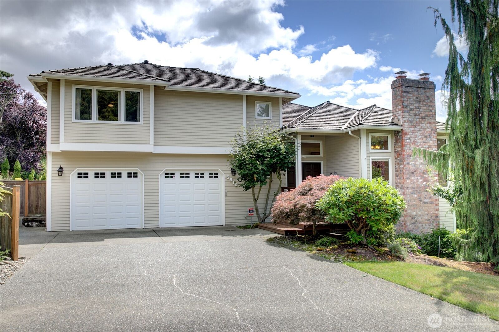 Property Photo:  5814  149th Avenue SE  WA 98006 