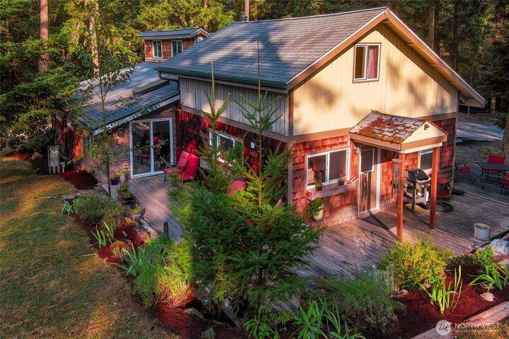 Property Photo: 1085 Timber Lane WA 98250