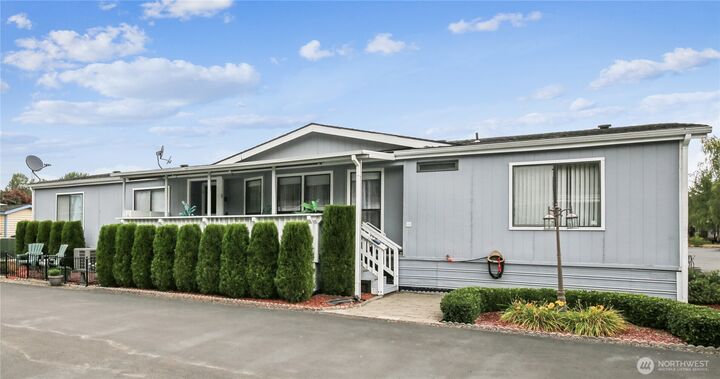 Property Photo:  1965  West Side Hwy 118  WA 98626 