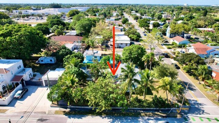 Property Photo:  802 Lytle Street Main  FL 33405 