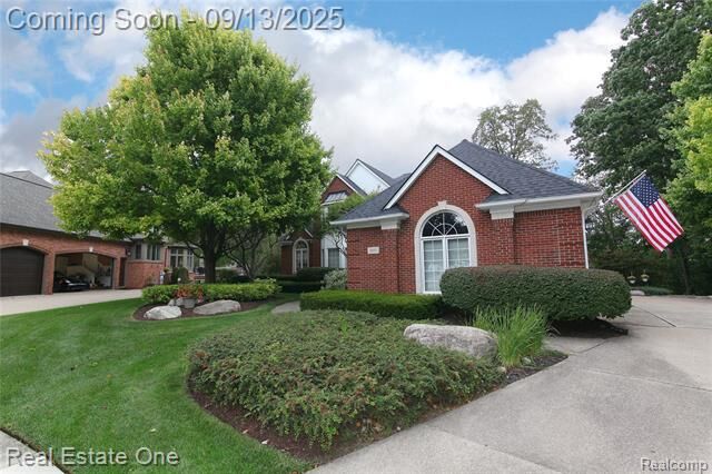 Property Photo:  3991 Oakfield Court  MI 48316 