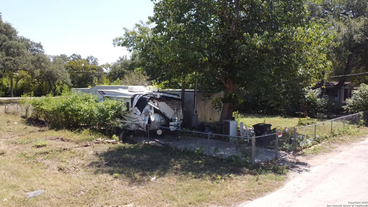 Property Photo: 20100 Shady Lane TX 78257