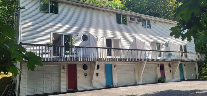 Property Photo: 1730 Farmington Avenue CT 06085