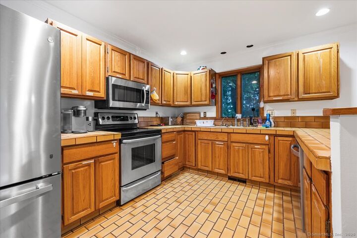 Property Photo:  18 Jenny Jenks Road  CT 06851 