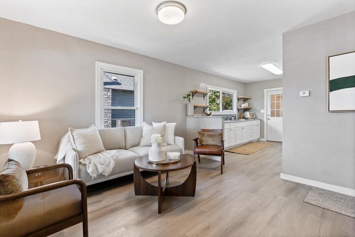 Property Photo: 1307 E Bridgeport Ave WA 99207