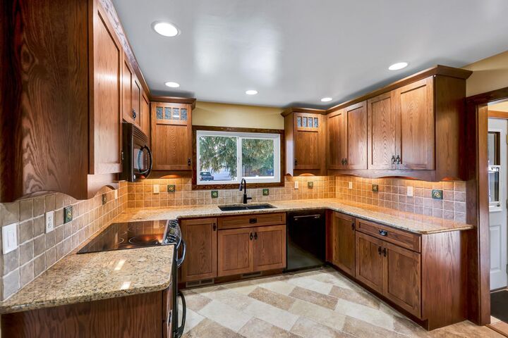 Property Photo: 801 W 4th St WA 99156