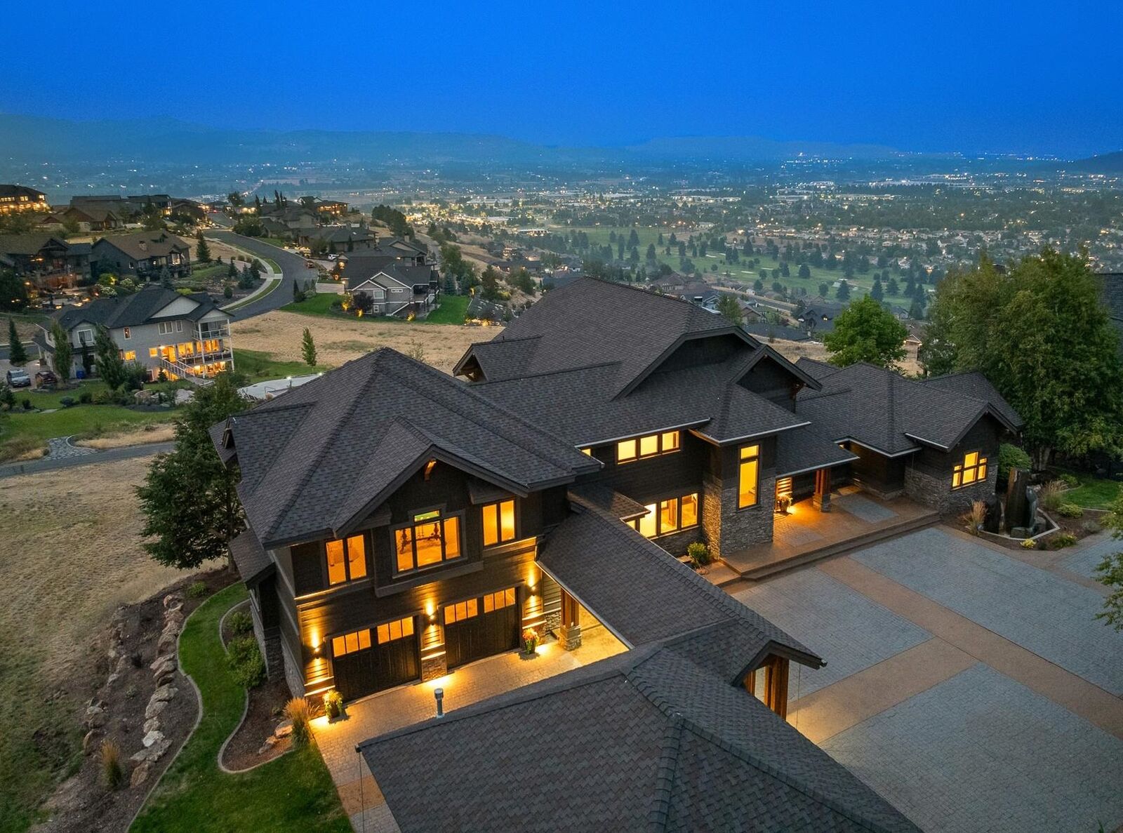 Property Photo: 22251 E Bennett Ln WA 99019