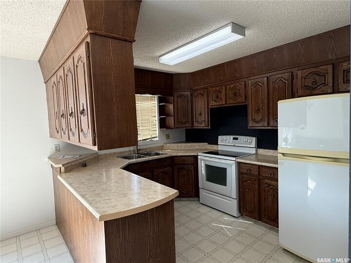 Property Photo:  526 Wilken Crescent E  SK S0K 4S0 
