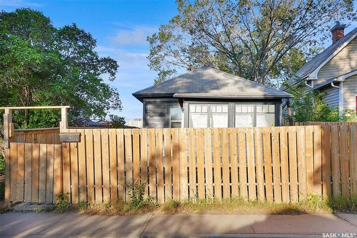 Photo de la propriété:  1668 Ottawa Street  SK S4P 1N9 