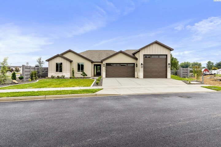 Property Photo: 10004 Redbud Dr WA 99301