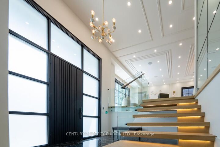 Photo de la propriété:  210 Homewood Avenue  ON M2M 1K6