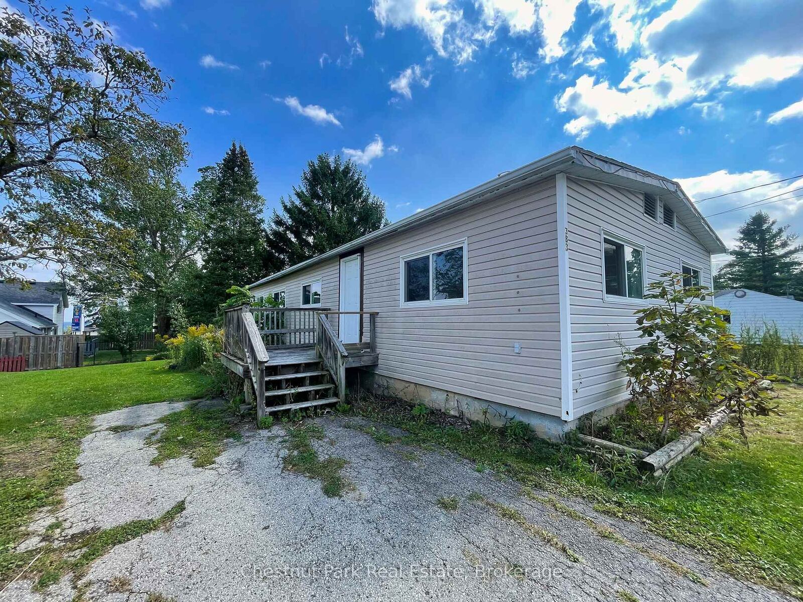 Property Photo: 383 Thompson Street ON N4L 1H7