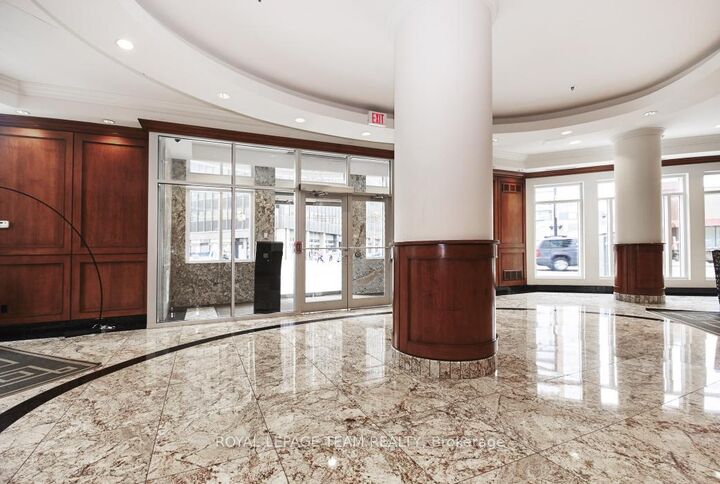 Property Photo:  242 Rideau Street 1303  ON K1N 0B7 