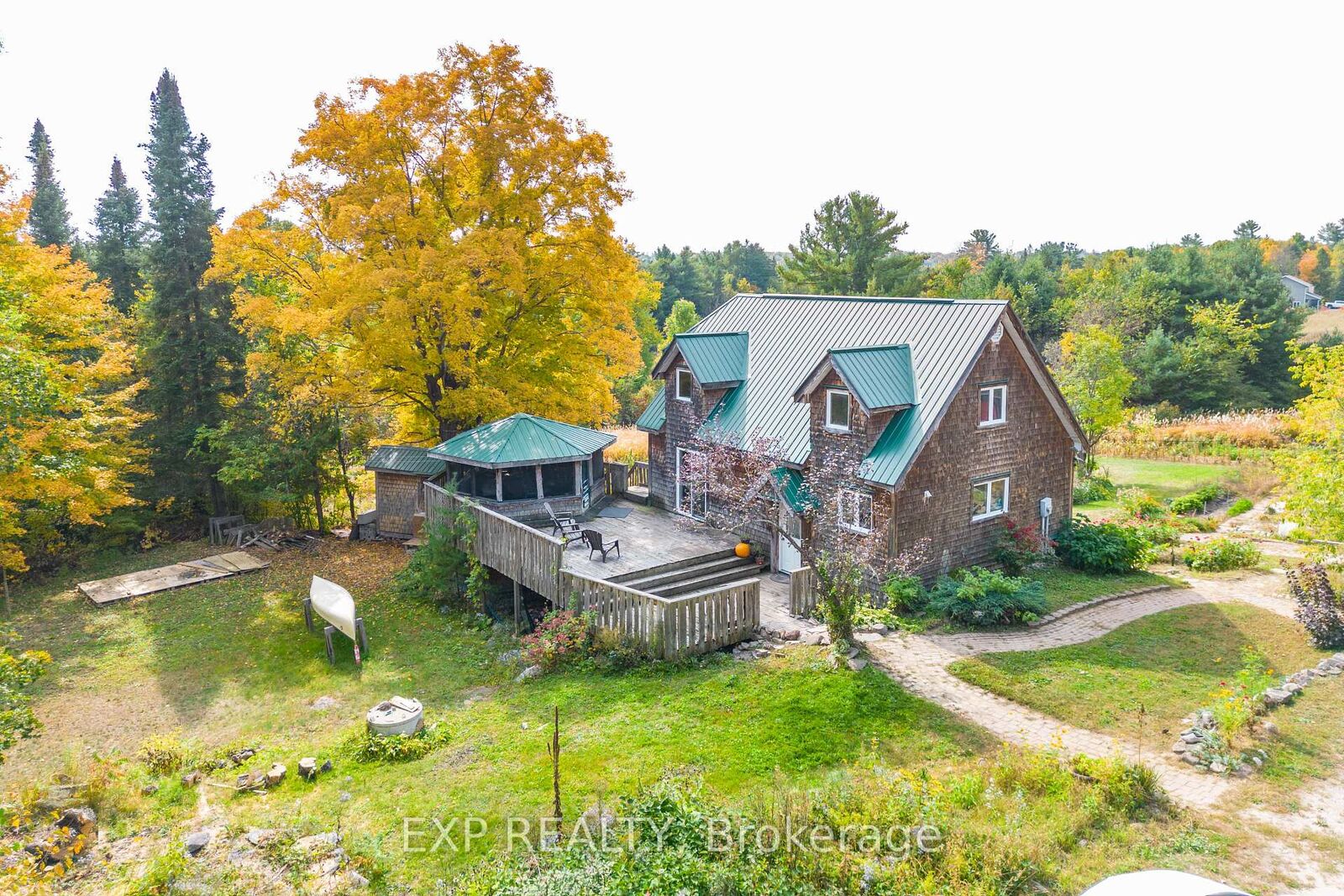 Property Photo: 1197 Lower Spruce Hedge Road ON K0J 1G0