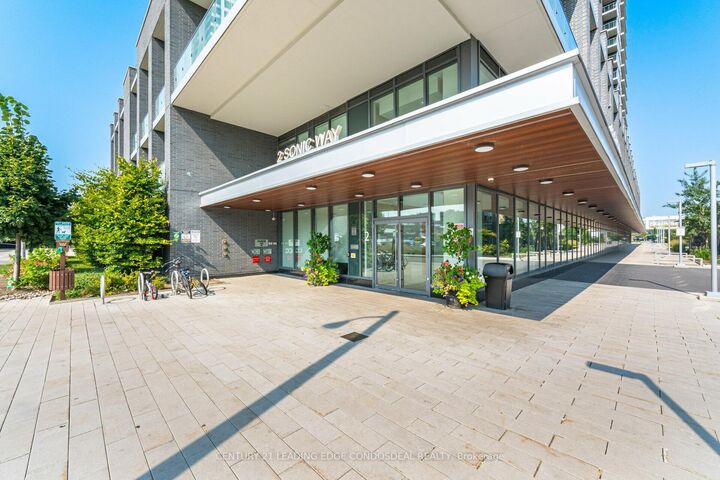 Property Photo:  2 Sonic Way 1710  ON M3C 0P2 